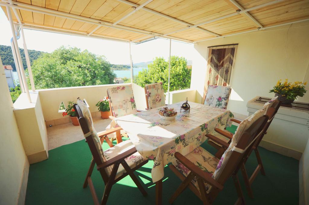 Apartment Karla Jadrtovac Δωμάτιο φωτογραφία